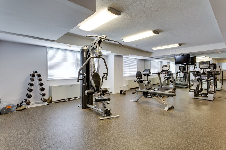 Fitness Room - 3515 Washington Blvd
