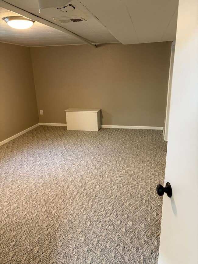 Building Photo - 1524 5th Ave N