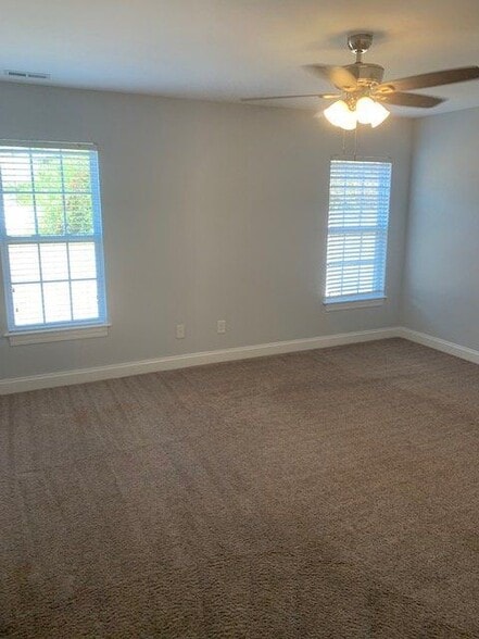 Building Photo - 2932 Beunavista Ct