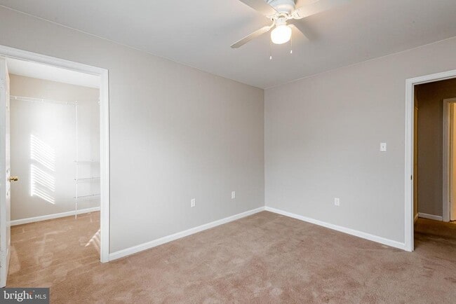 Building Photo - 517 Stockbridge Ct