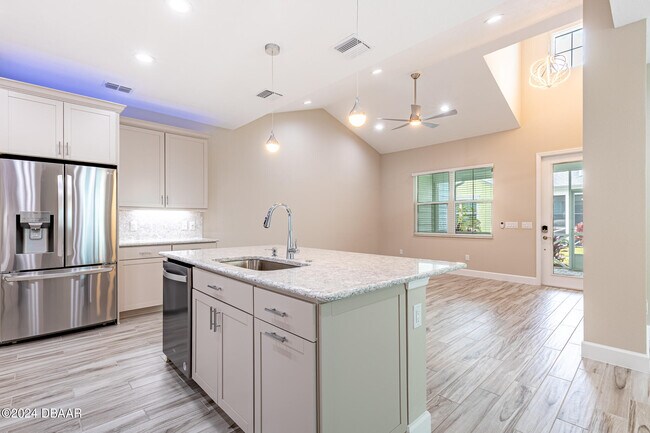 Building Photo - 212 Gypsy Palace Ln