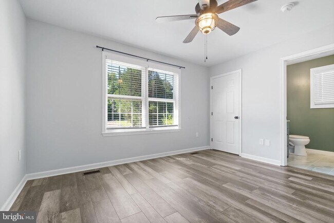 Building Photo - 680 Chestnut Springs Ln