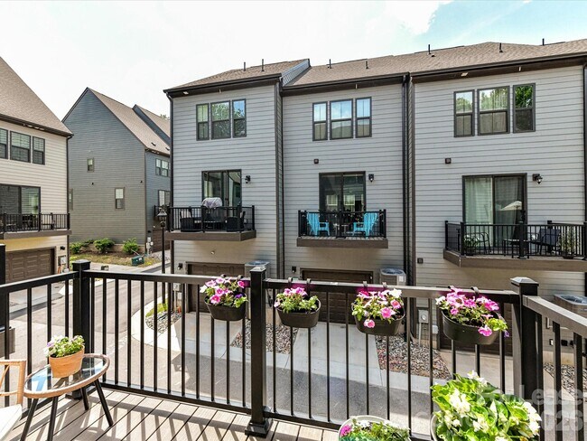 Building Photo - 408 Tristram Ln