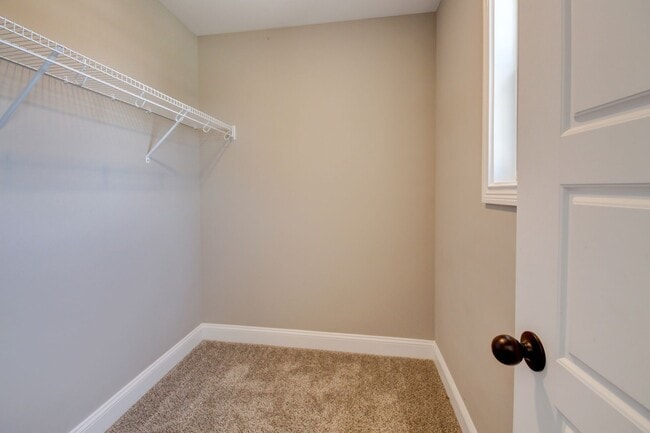 Building Photo - 332 Bluebriar Trc
