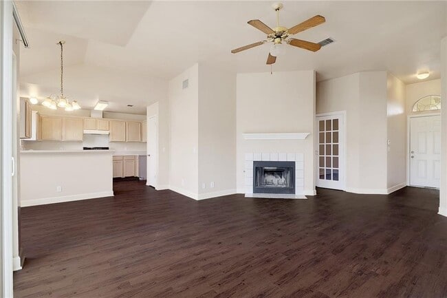Building Photo - 202 Quail Cir