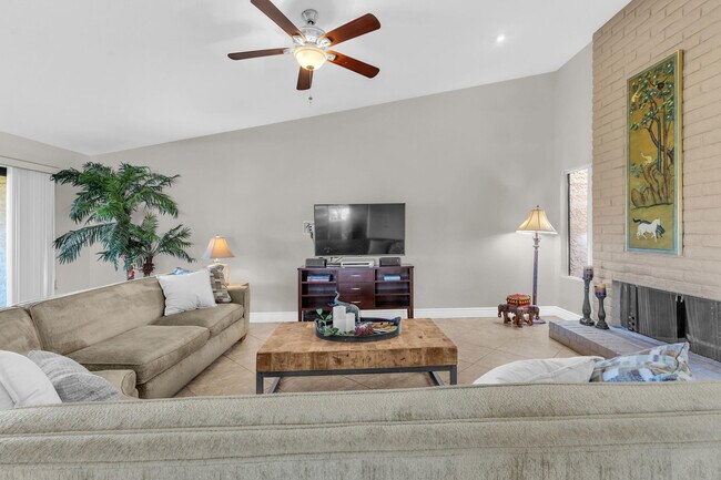 Building Photo - 168 Cam Arroyo S