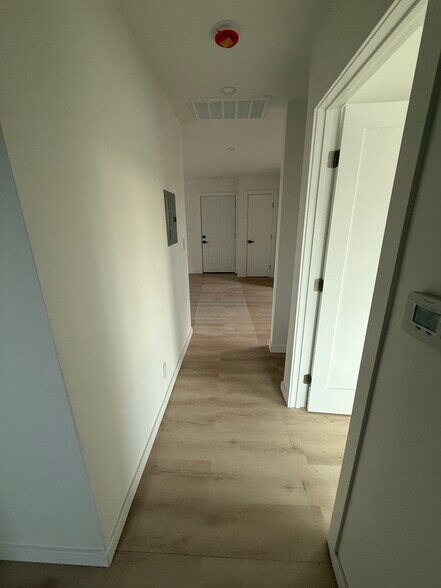 Building Photo - 14818 Astoria St