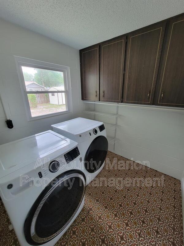 Building Photo - 1511 SE 40th Ct