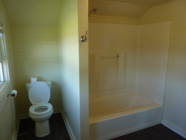 Building Photo - 731 S 49th St