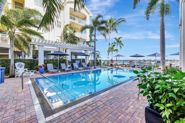 Building Photo - 875 NW Flagler Ave