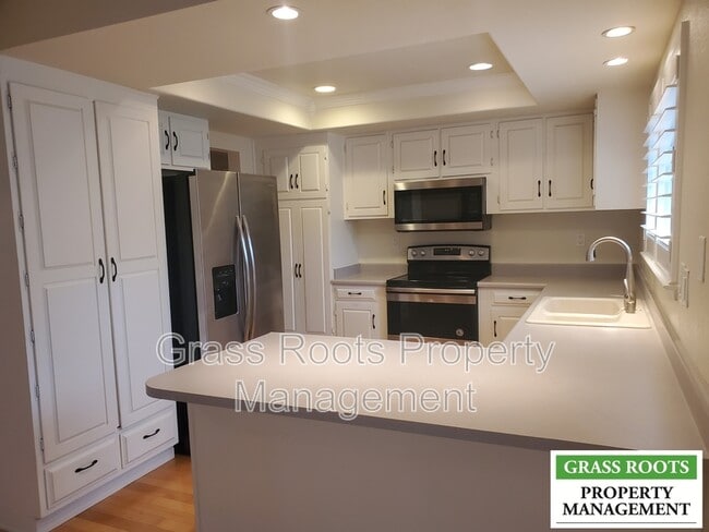 Building Photo - 18250 Lake Forest Dr