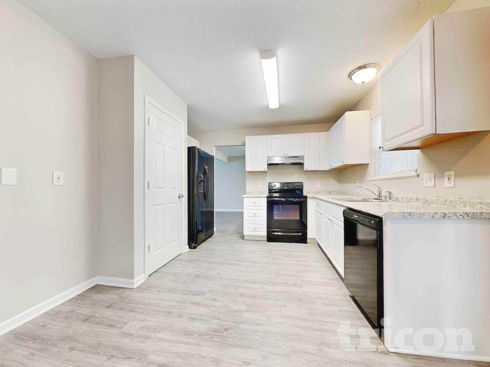 Building Photo - 5 High Glen Ct