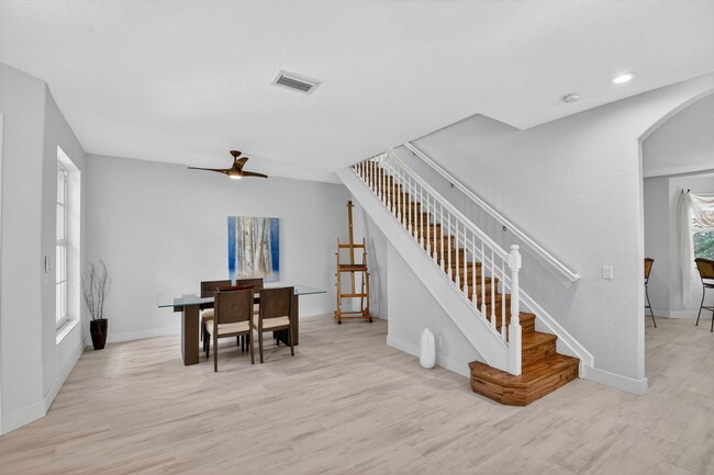 Building Photo - 1605 E Classical Blvd