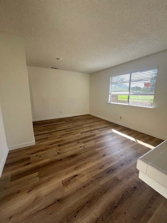 Building Photo - 1728 Royal Ct