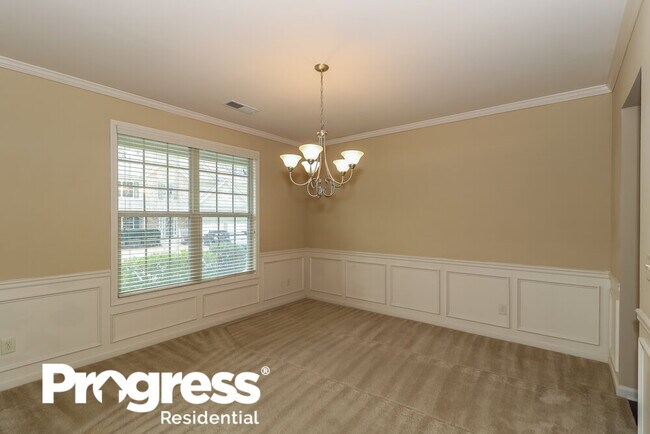 Building Photo - 831 Collingsworth Ln NE