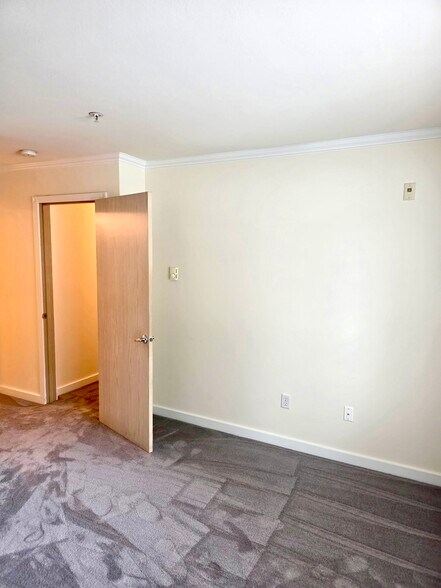 Building Photo - 1001 W Casino Rd