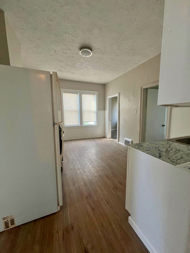 Building Photo - 836 E 156th St