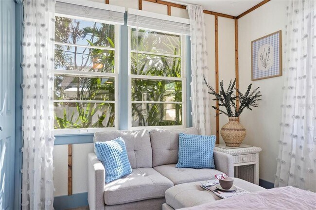 Building Photo - 759 Lantana Ave