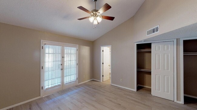 Building Photo - 1108 Coyote Ln
