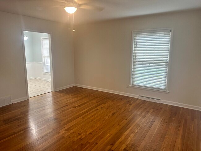 Building Photo - 2908 Argyle Dr