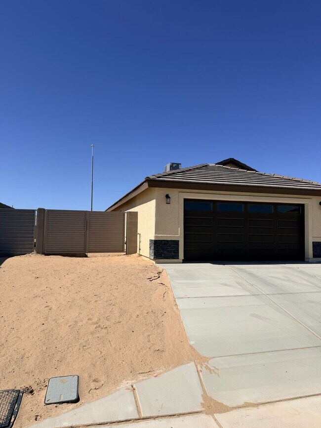 Building Photo - Fenced yard with gates. Ready for a new Occupant !! Three Bed, Two Bath