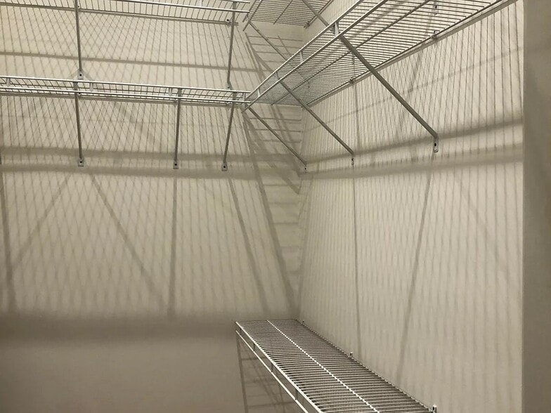 Building Photo - 2227 Brainard St