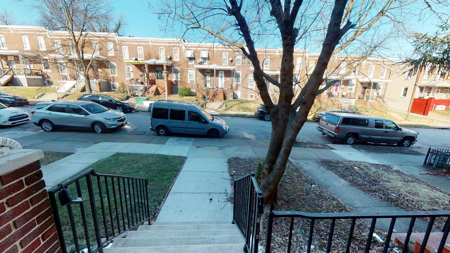 Building Photo - Beautiful Waverly townhouse near Johns Hopkins University