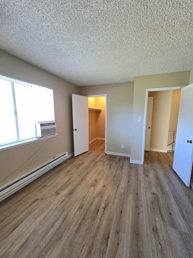 Building Photo - 2 Bedroom Smithridge Greens Condo