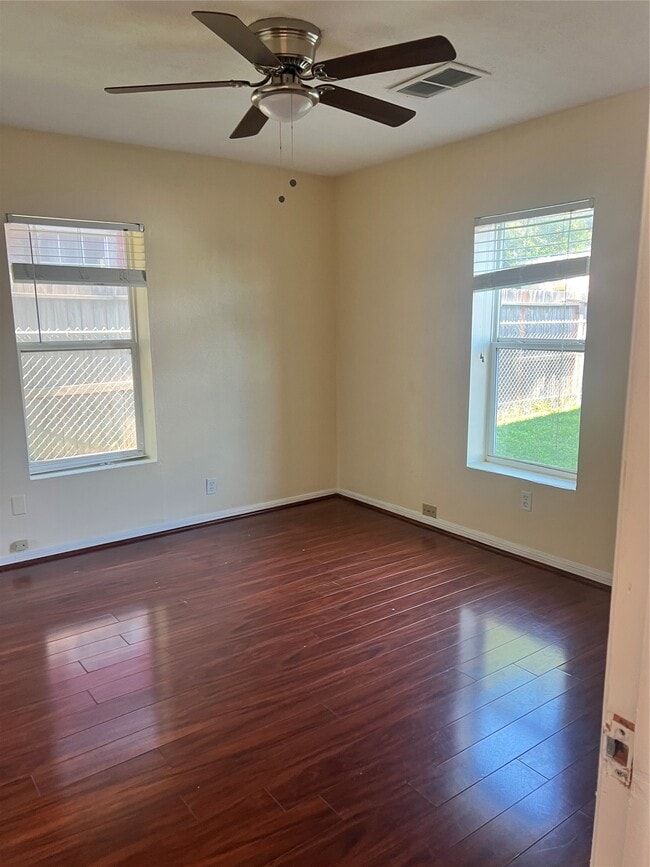 Building Photo - 5604 Chapman St