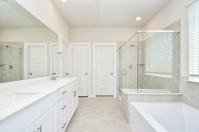 Building Photo - 5838 Wayne Wy