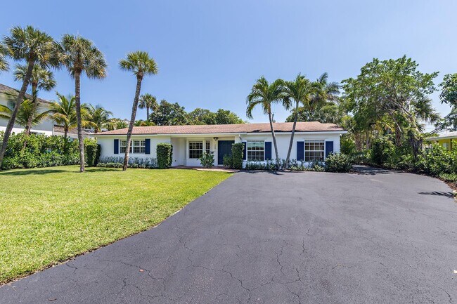 Building Photo - 120 Miramar Way