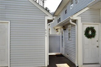 Building Photo - 605 Spring Meadow Rd