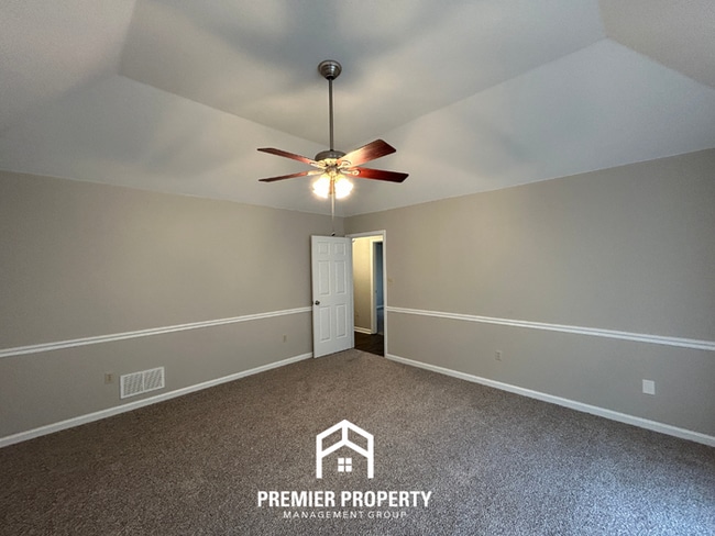 Building Photo - Spacious 3BR/2.5BA Olive Branch Home w/ Vaulted Ceilings, Fireplace, Formal Dining & Fenced Yard