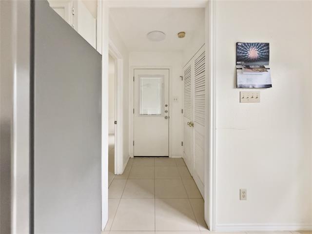 Building Photo - 1106 Hollis St