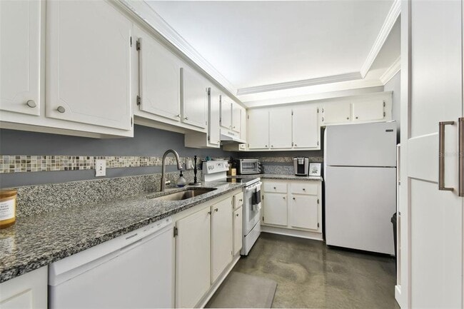 Building Photo - 255 Dolphin Point