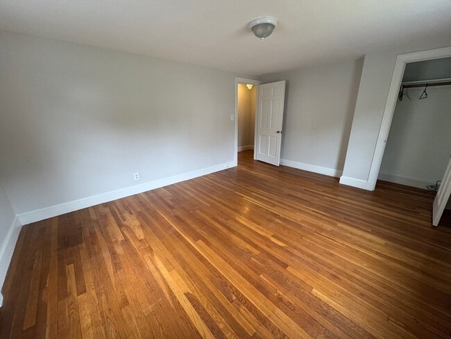 Building Photo - 161 Hunnewell St