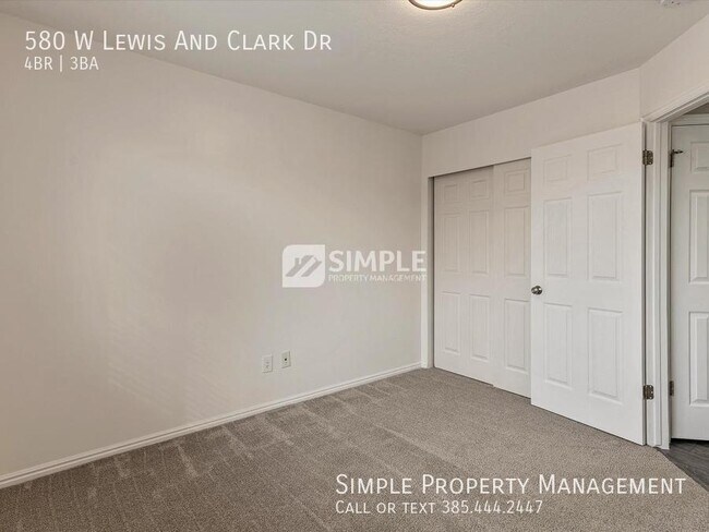 Building Photo - 580 W Lewis And Clark Cir