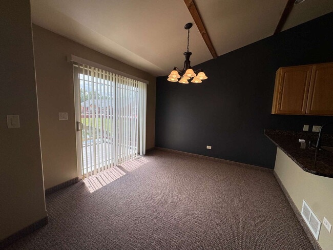 Building Photo - LUXURY RENTAL IN NORTH UTICA – OAK RIDGE VILLAGE