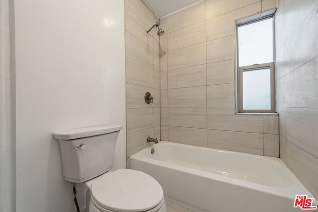 Building Photo - 3212 W 84th Pl