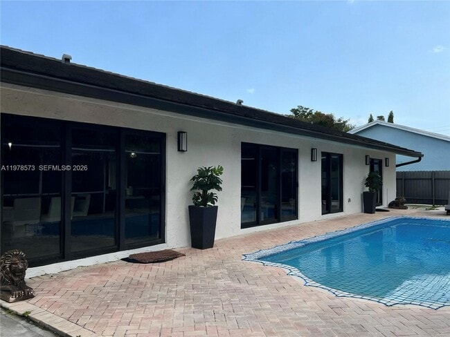 Building Photo - 11104 SW 139th Ct