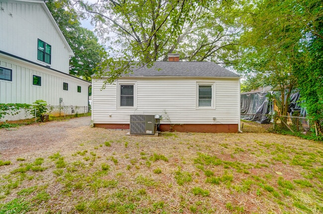 Building Photo - 2625 Elon St