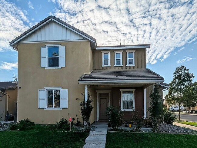 Building Photo - Spacious 4-Bedroom Corner-Lot Home w/ Smar...