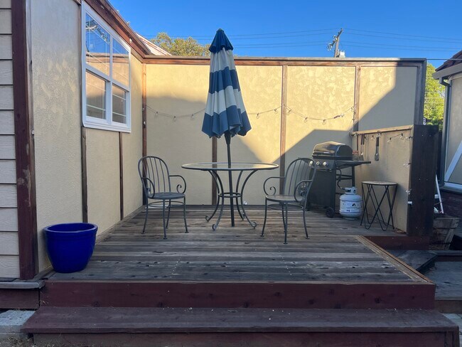 Building Photo - 1140 Tuolumne St