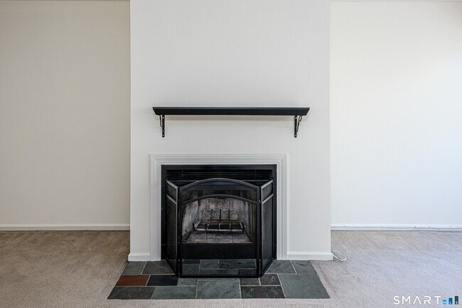 Building Photo - 1400 Hartford Tpke
