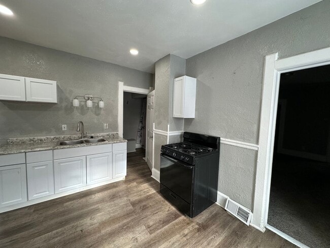 Building Photo - 2541 N 15th St