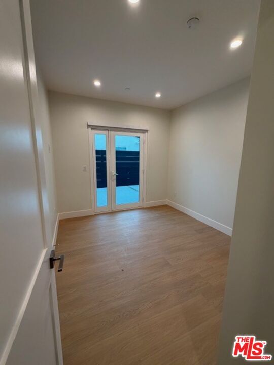 Building Photo - 5193-5193 Lindley Ave