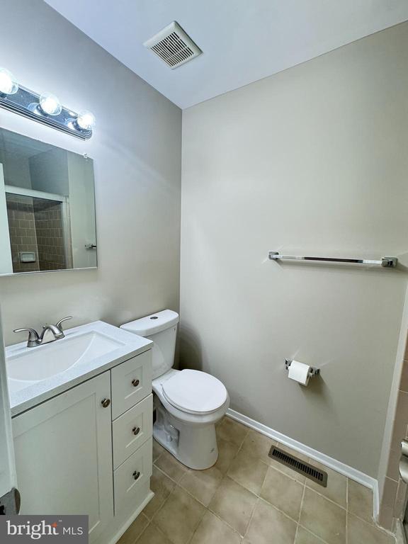 Building Photo - 732 Wilton Farm Dr
