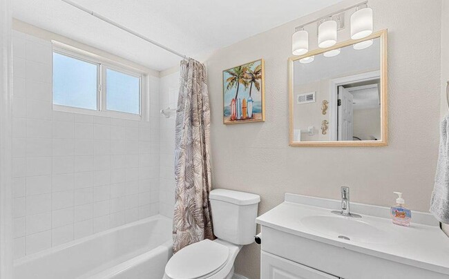 Building Photo - 211 Circle Dr