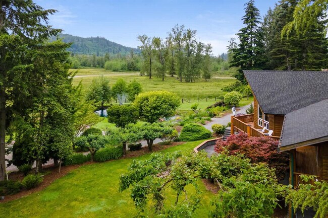 Building Photo - 7755 Cully Ln