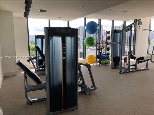 Building Photo - 2960 NE 207th St